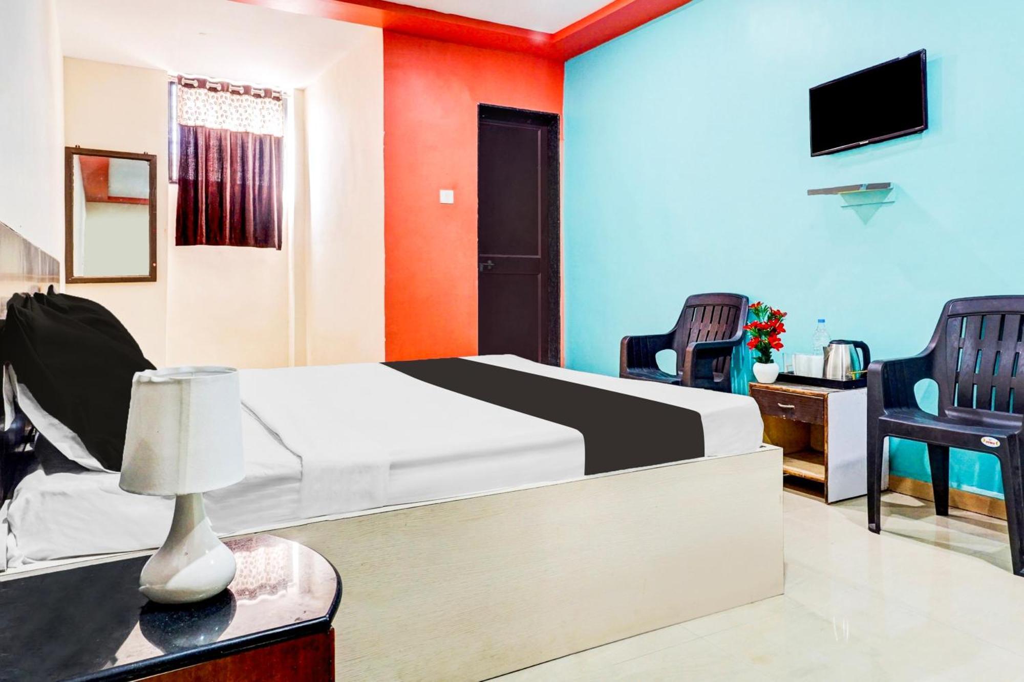 Hotel O Royal Lodge Koregaon Kültér fotó