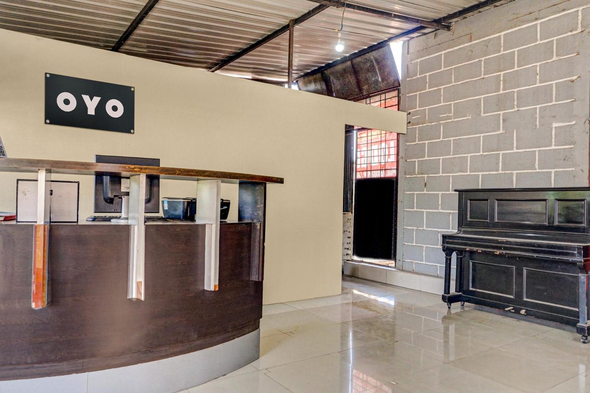 Hotel O Royal Lodge Koregaon Kültér fotó